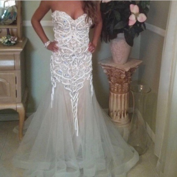 Gorgeous prom or event gown. Price is a STEAL ! - Picture 2 of 8